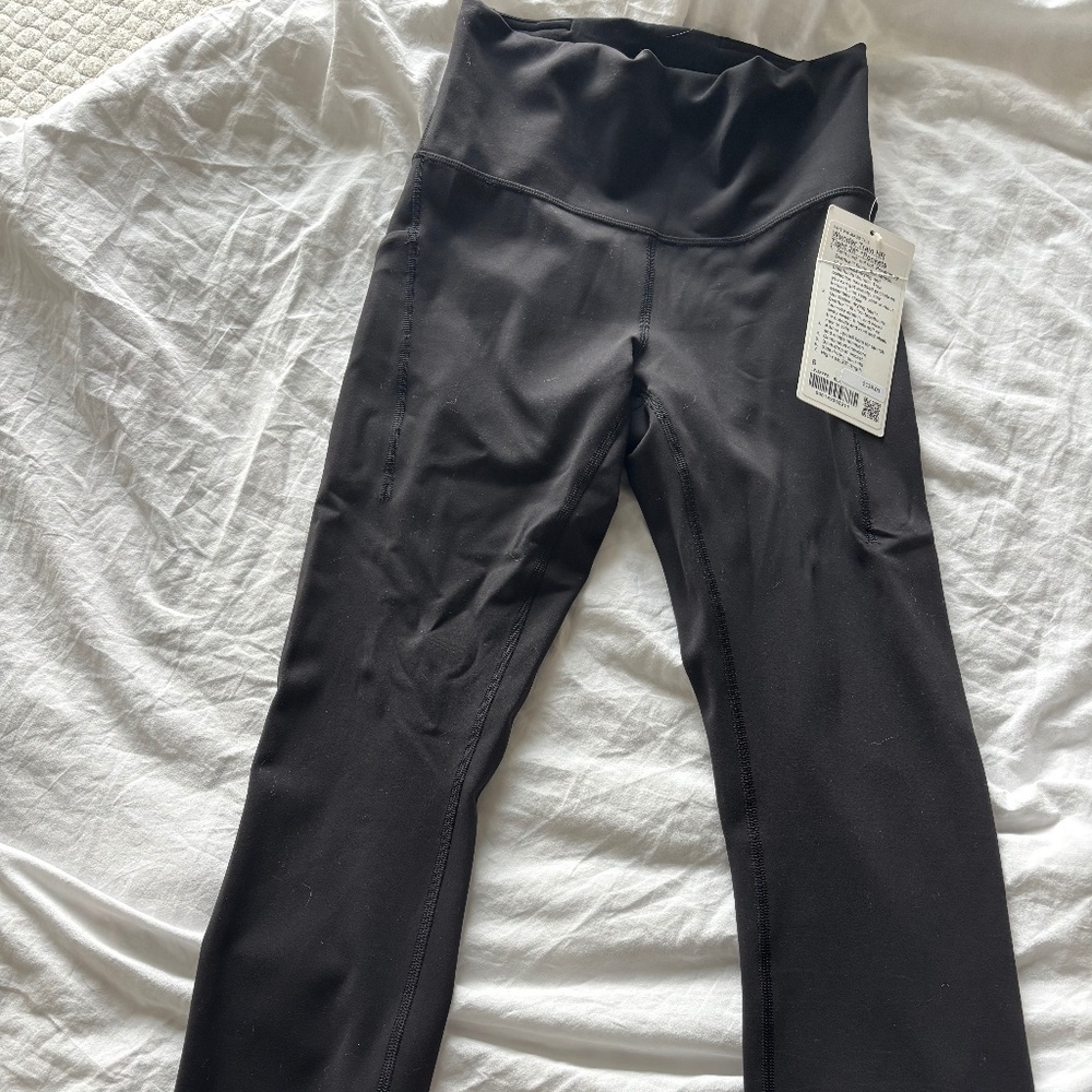 Lululemon Wunder Train HR Tight 28” with pockets